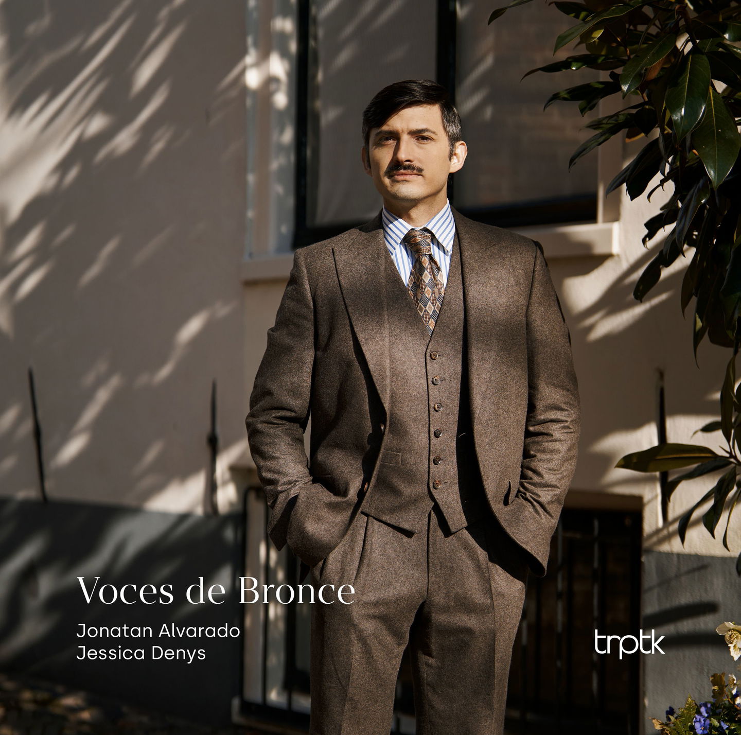 Album cover for Voces de Bronce by Jonatan Alvarado & Jessica Denys